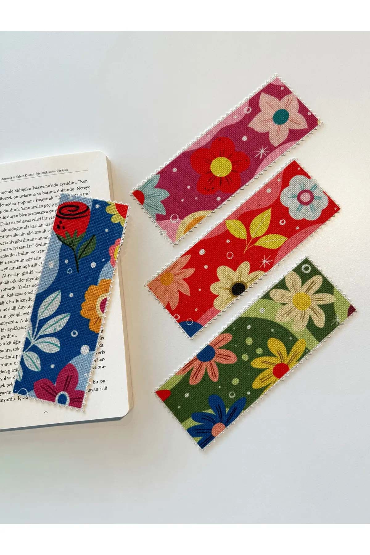 Çiçek Desenli Kanvas Kumaş Kitap Ayracı (4'LÜ) Yıkanabilir