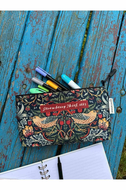 William Morris büyük boy kalemlik yıkanabilir 22x12 ölçülerinde körüklü makyaj çantası ve kalem kutu