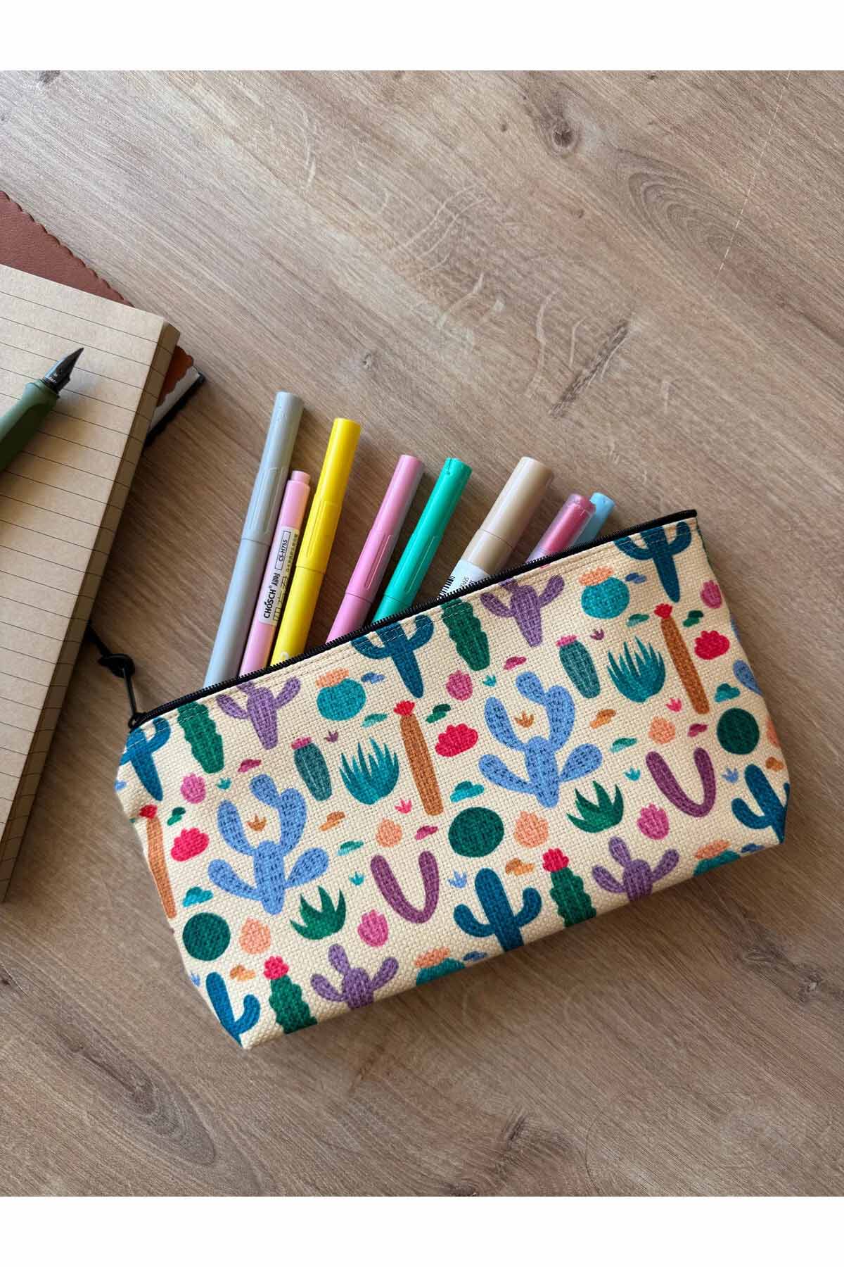 Kaktüs Desenli Kalemlik Yıkanabilir 22x12 Ölçülerinde Körüklü Makyaj Çantası