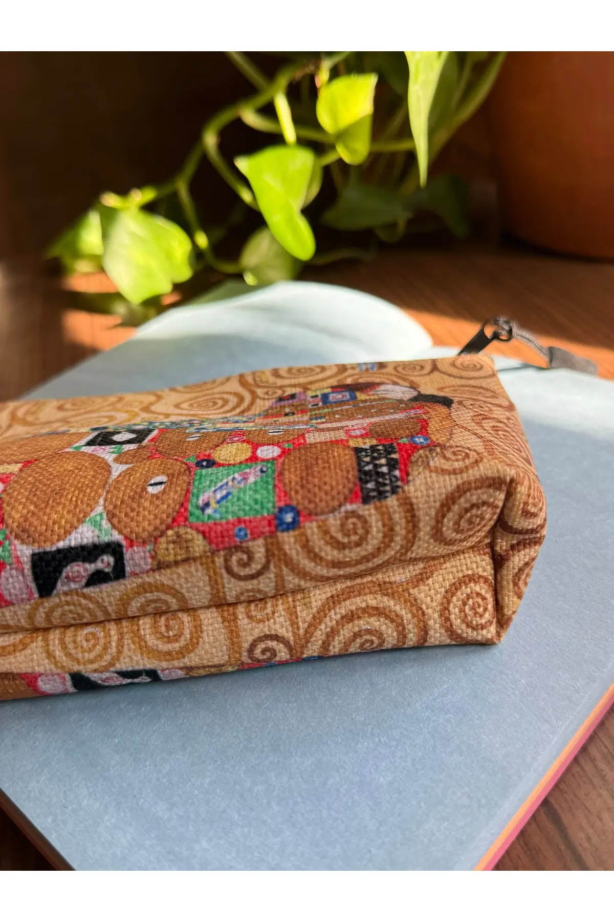 Gustav Klimt Kalemlik Yıkanabilir 22x12 Ölçülerinde Körüklü Makyaj Çantası