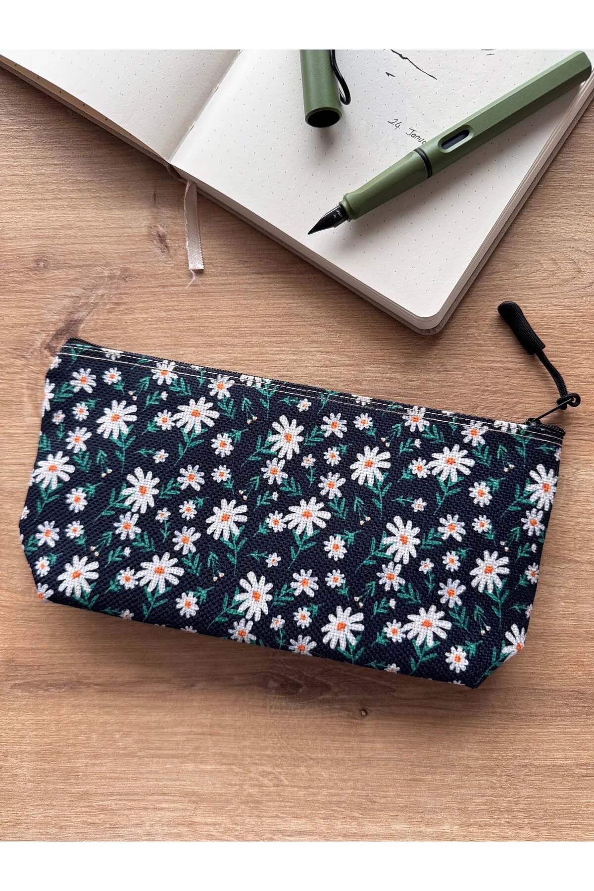 Papatya Desenli Kalemlik Yıkanabilir 22x12 Ölçülerinde Körüklü Makyaj Çantası