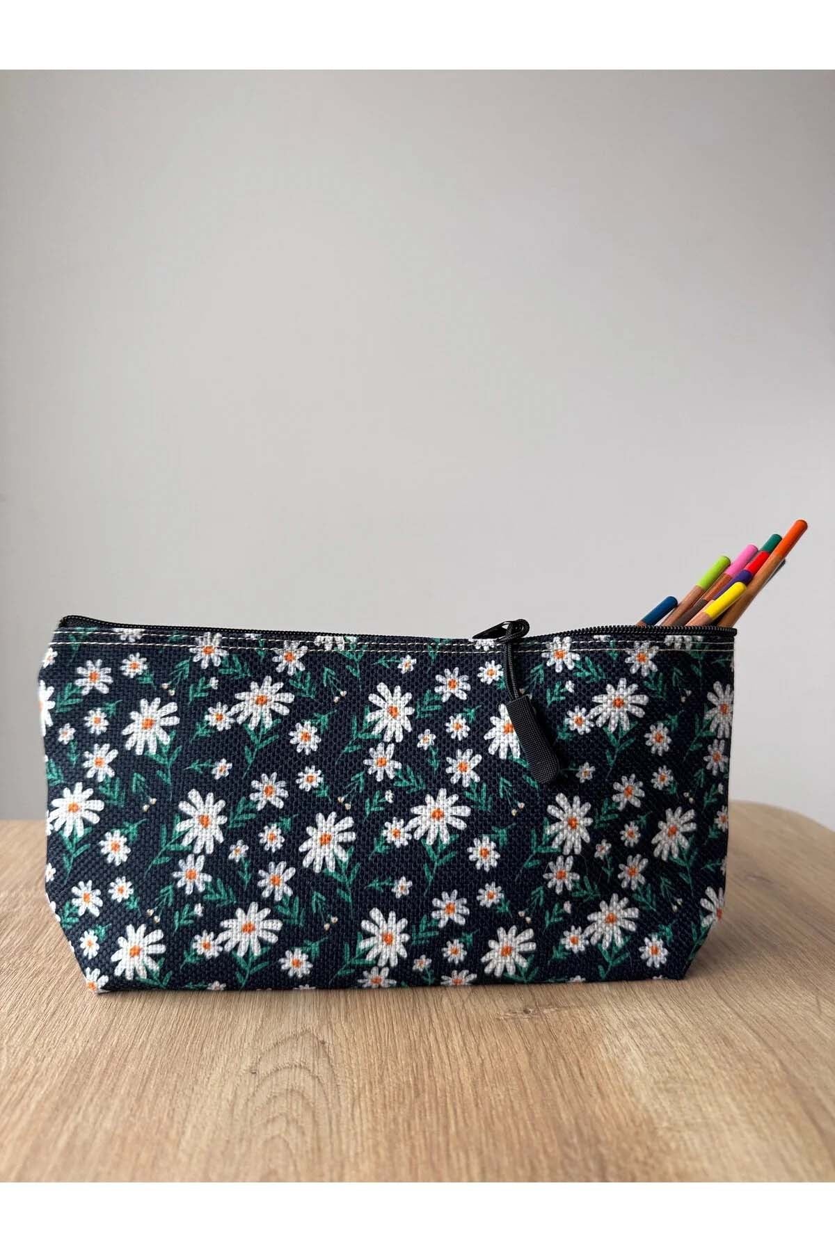 Papatya Desenli Kalemlik Yıkanabilir 22x12 Ölçülerinde Körüklü Makyaj Çantası